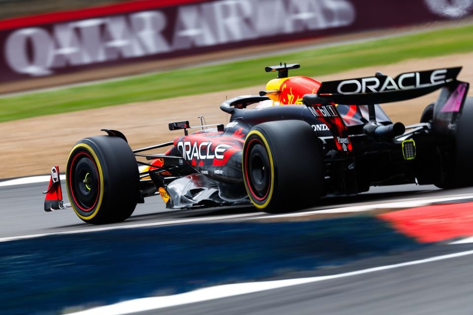 Doornbos: “Verstappen 2025 Formula 1 sezonu için Mercedes’i ciddi olarak düşünmeli”