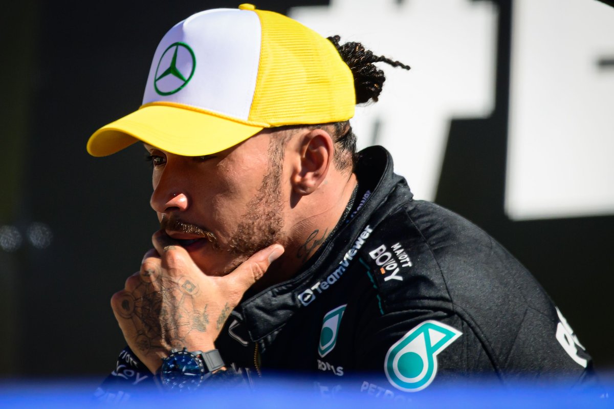 Hamilton, Mercedes’in yeni bir güncellemeyle öndekilerle rekabet edebileceğine inanıyor