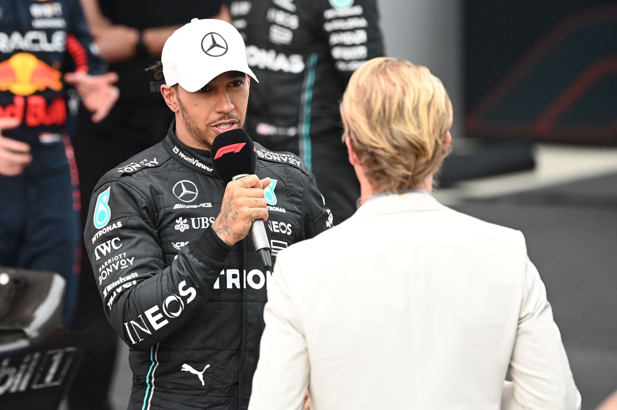 Rosberg: “Hamilton, Ferrari’ye geçerek kariyeri için doğru olanı yaptı”